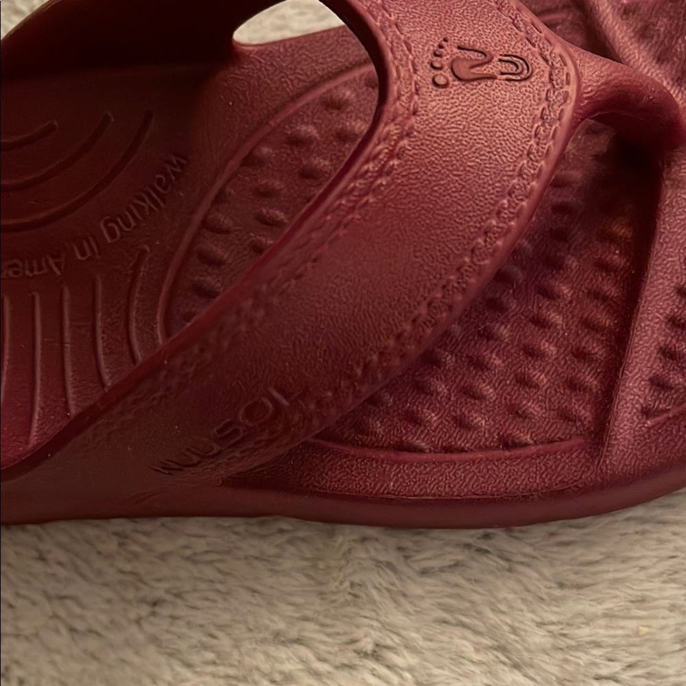 NuuSol Burgundy Flip Flops W7 - Picture 4 of 5